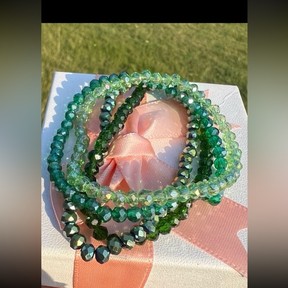 Gorgeous swarovski beads elastic bracelet -4 strands - Picture 6 of 12